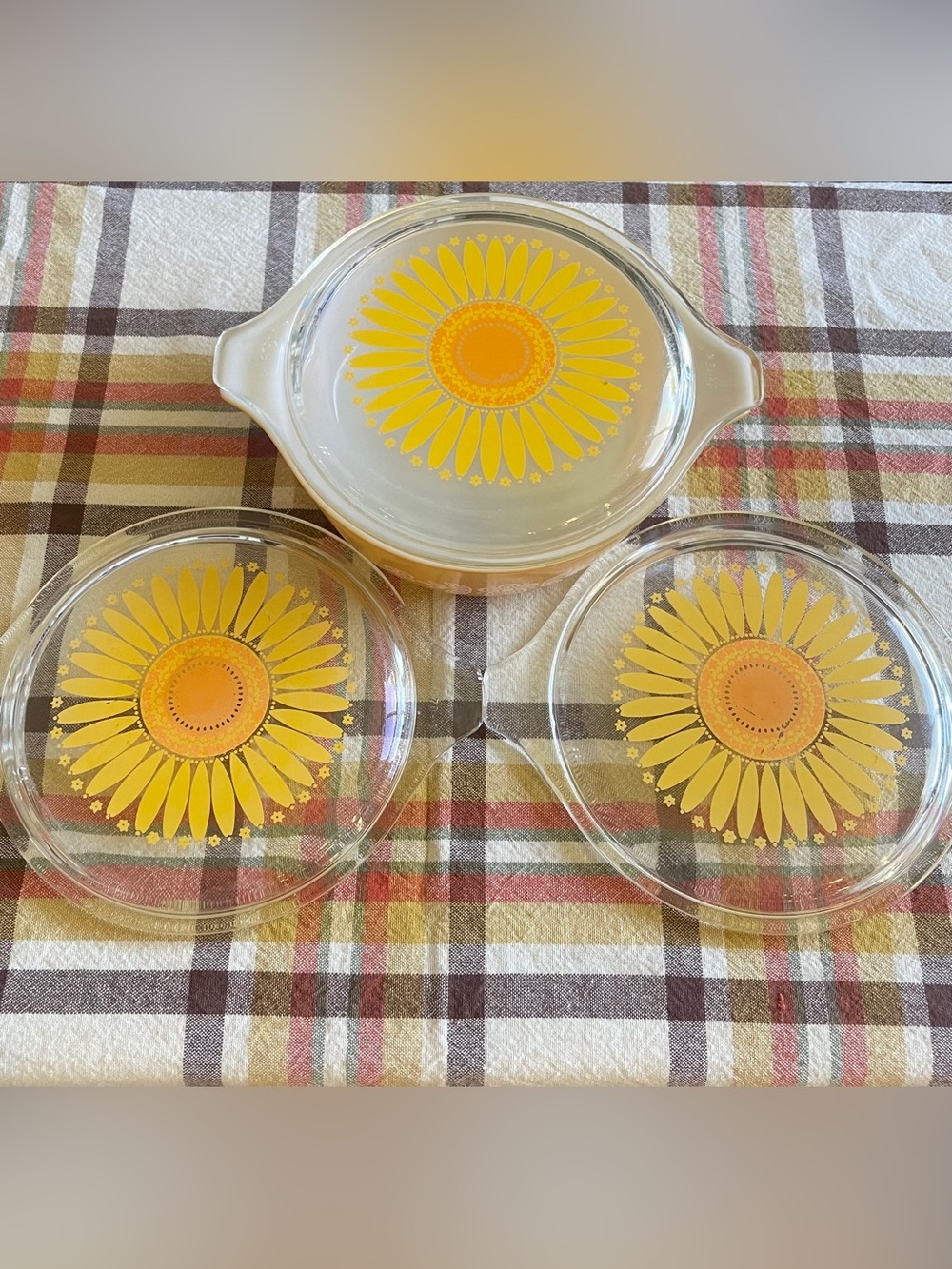 Vintage 1970s Pyrex Promotional sunburst Replacement Lids (3) and butterfly dish